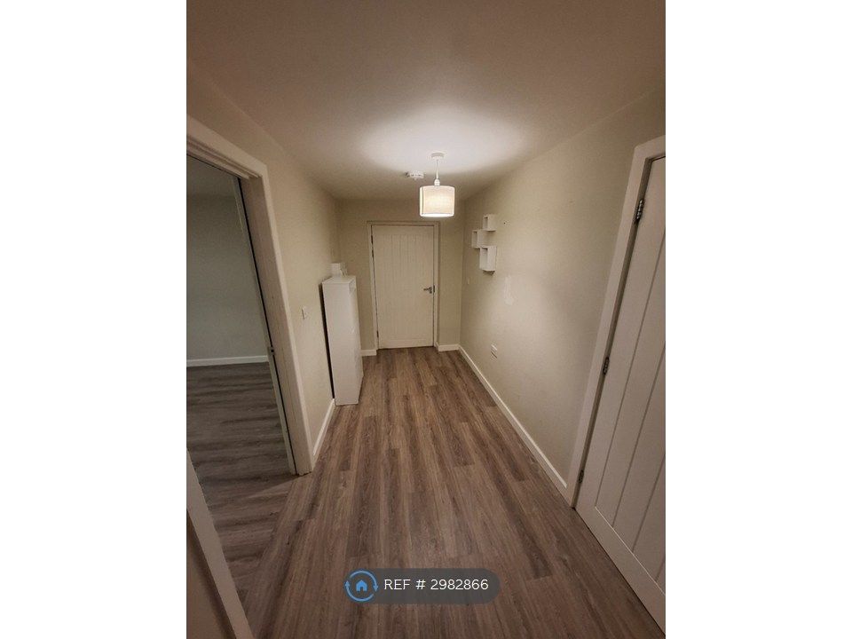 Property photo 2 of 7 Entrance Hall Within Flat
