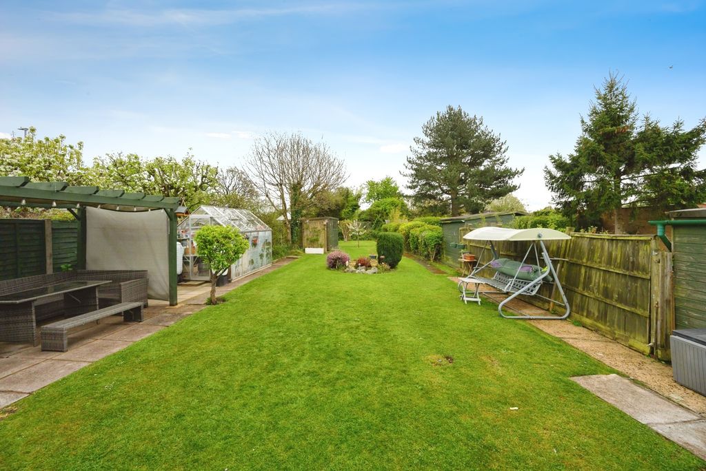 Property photo 2 of 17 Photo