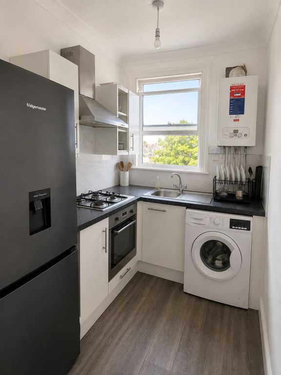 Property photo 1 of 7 Spacious First Floor One-Bedroom Apartment | Commonwealth Estate, Ilford | Excellent Investment Opportunity