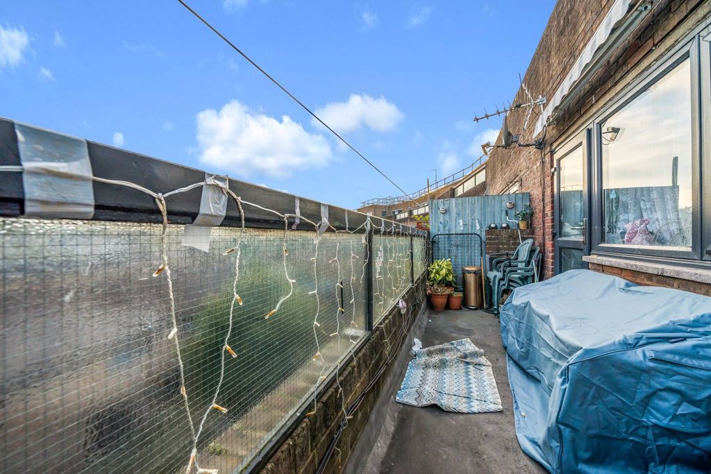 Property photo 3 of 7