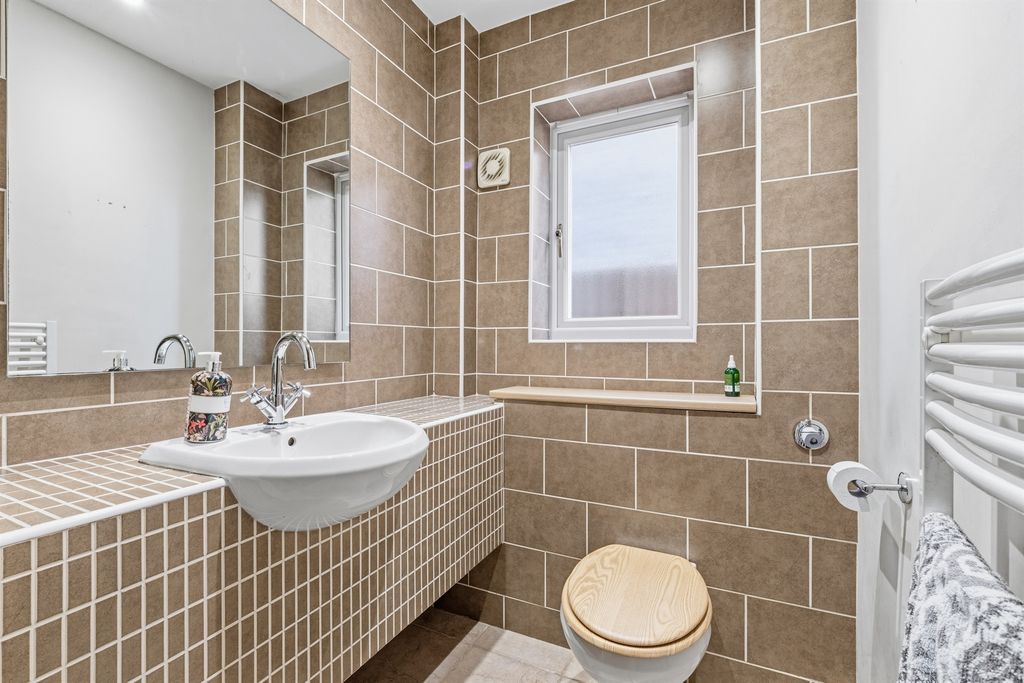 Additional image 12 of 5 bed detached house for saleMill Close, Peakirk, Peterborough PE6