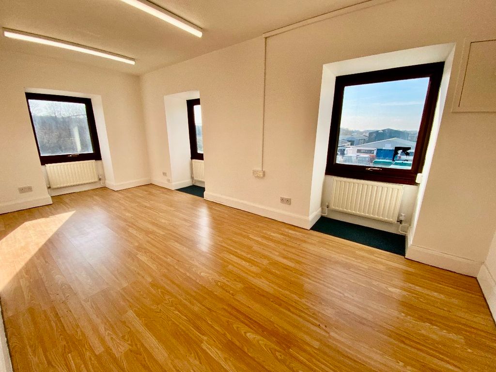 Property photo 1 of 2