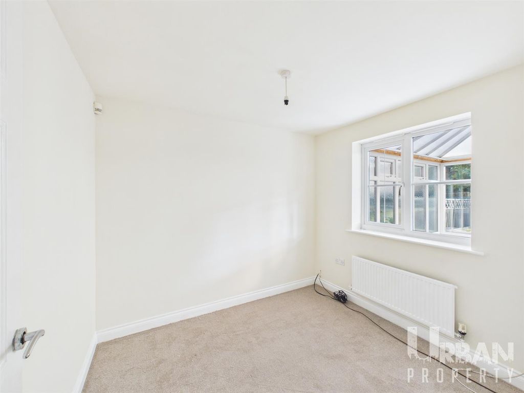 Property photo 3 of 16 Cam03038G0-Pr0280-Still004.Jpg