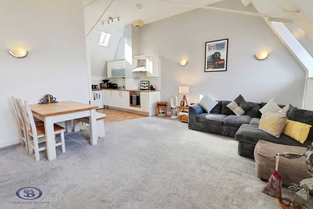 Property photo 2 of 15 Pbox-Img.Jpg