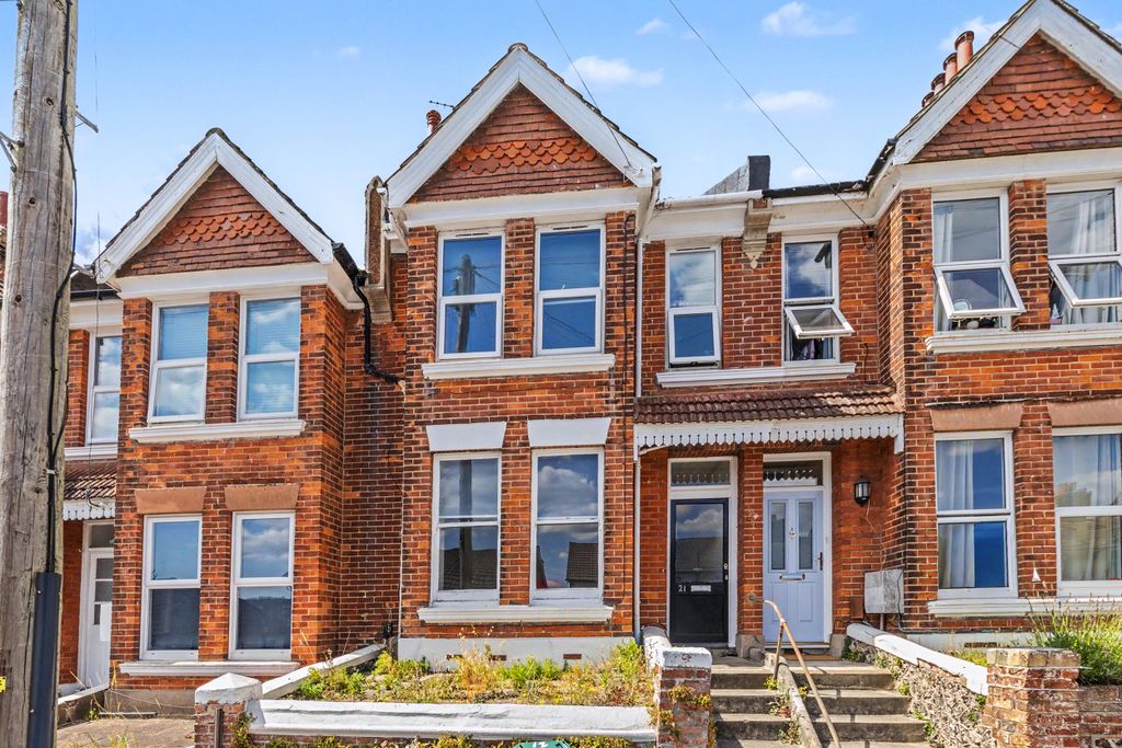 Property photo 1 of 18 21 Stanmer Park Road, Brighton, Bn1 7Jl