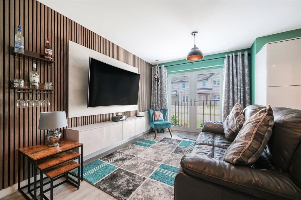 Additional image 4 of 2 bed flat for saleSnibble Gardens, Uphall Station, Livingston, West Lothian EH54