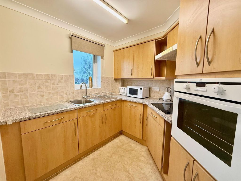 Property photo 2 of 9