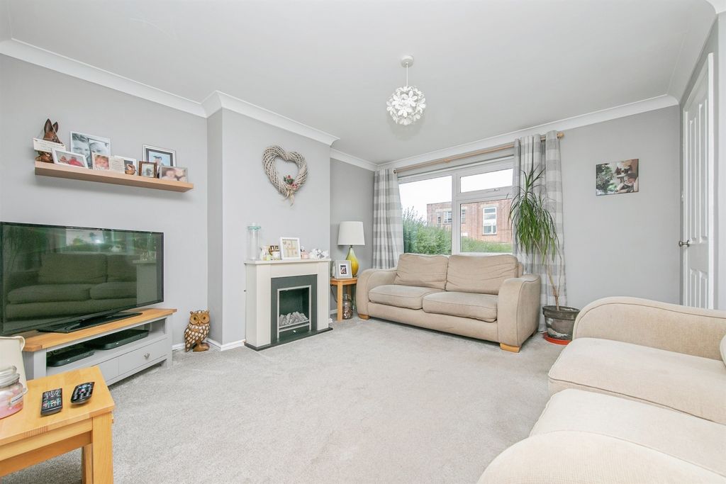 Property photo 2 of 14