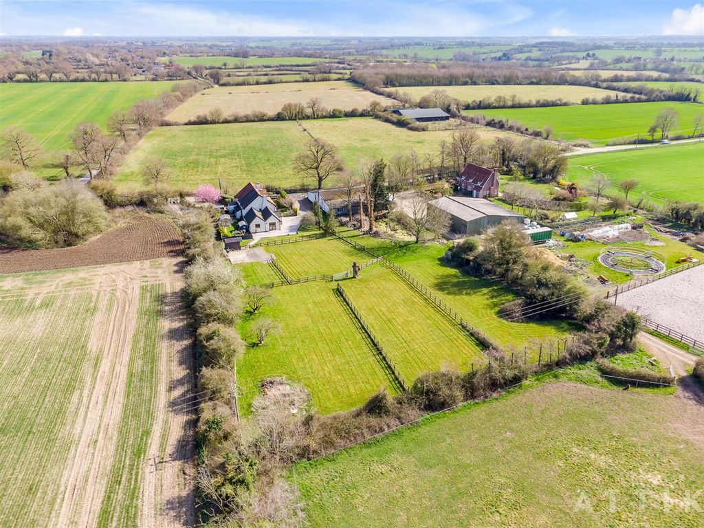 Property photo 2 of 39 3 Town Farm Cottages, Chediston Ip19 Obe (4).Jpg