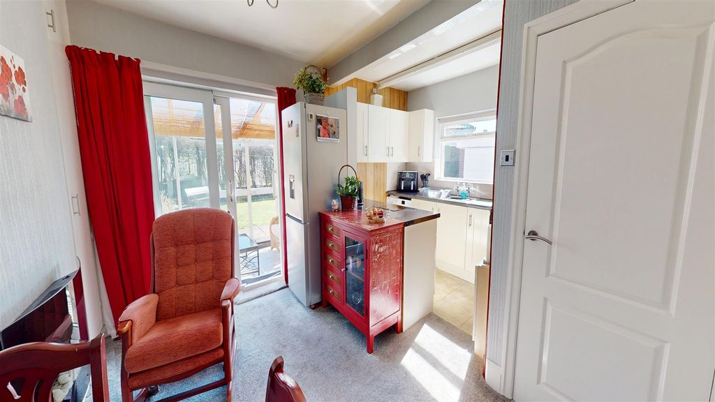 Property photo 2 of 13 Dining Kitchen