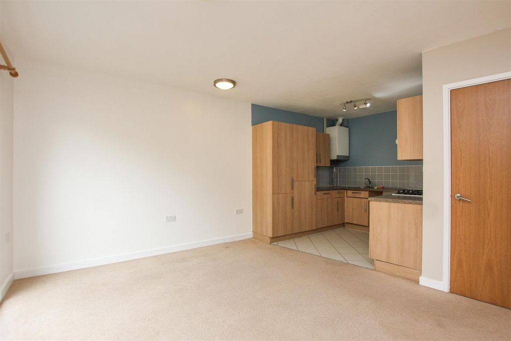 Property photo 3 of 9 Kitchen/Dining/Living Room