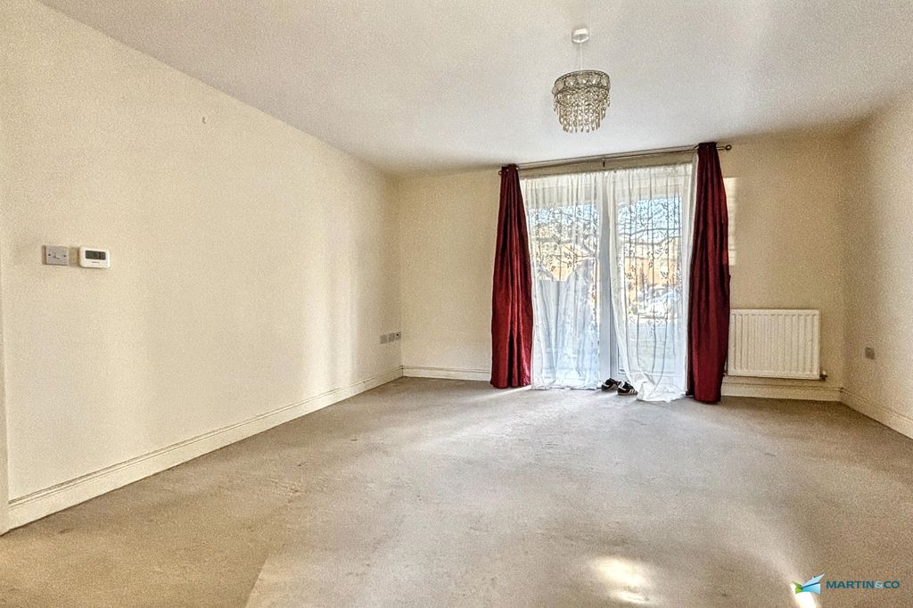 Property photo 3 of 8 Img_4951