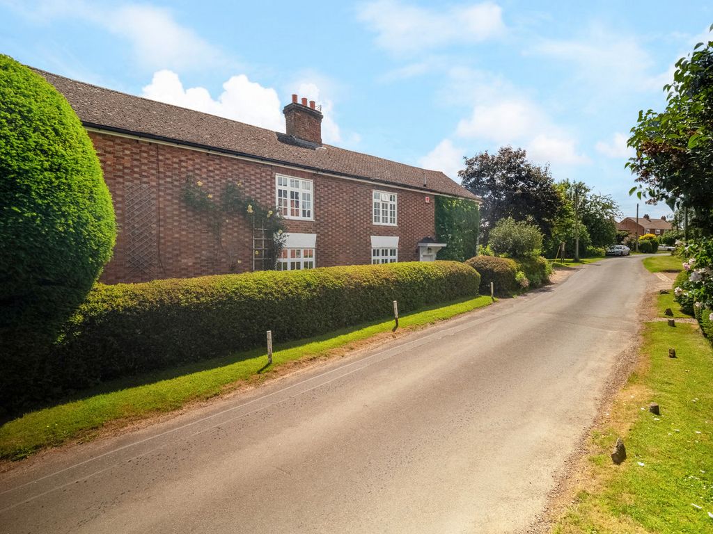 Property photo 1 of 32