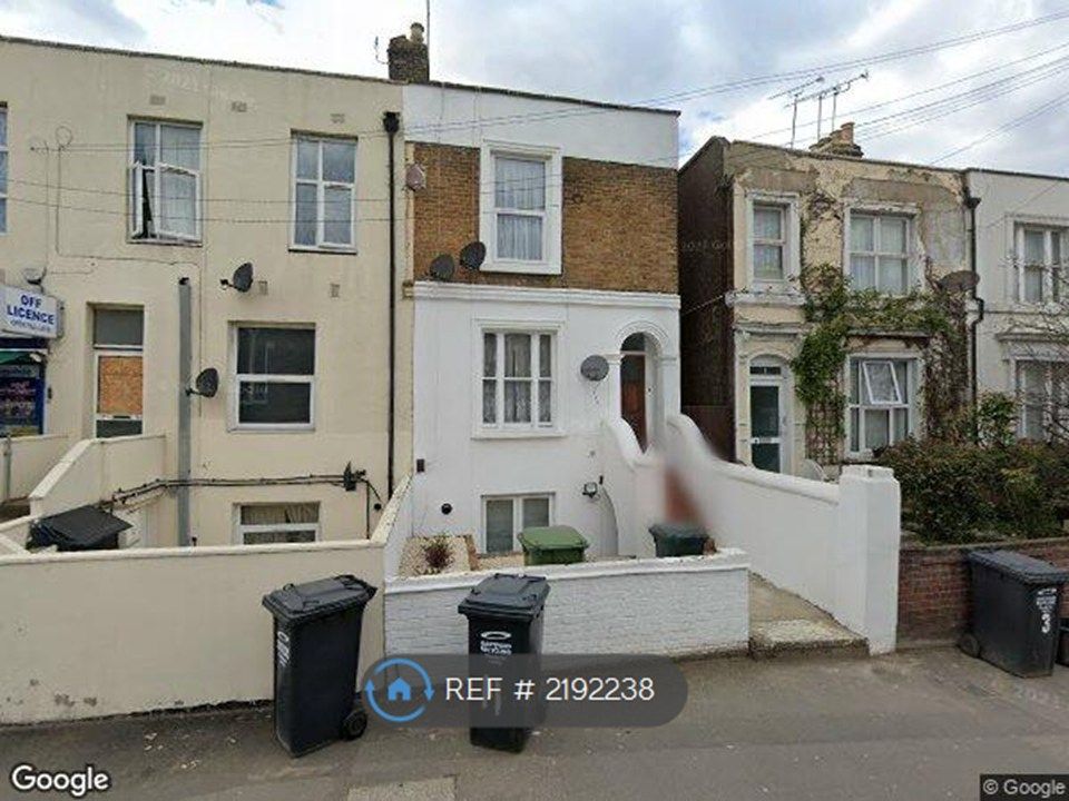 Property photo 1 of 11 Font With Garden