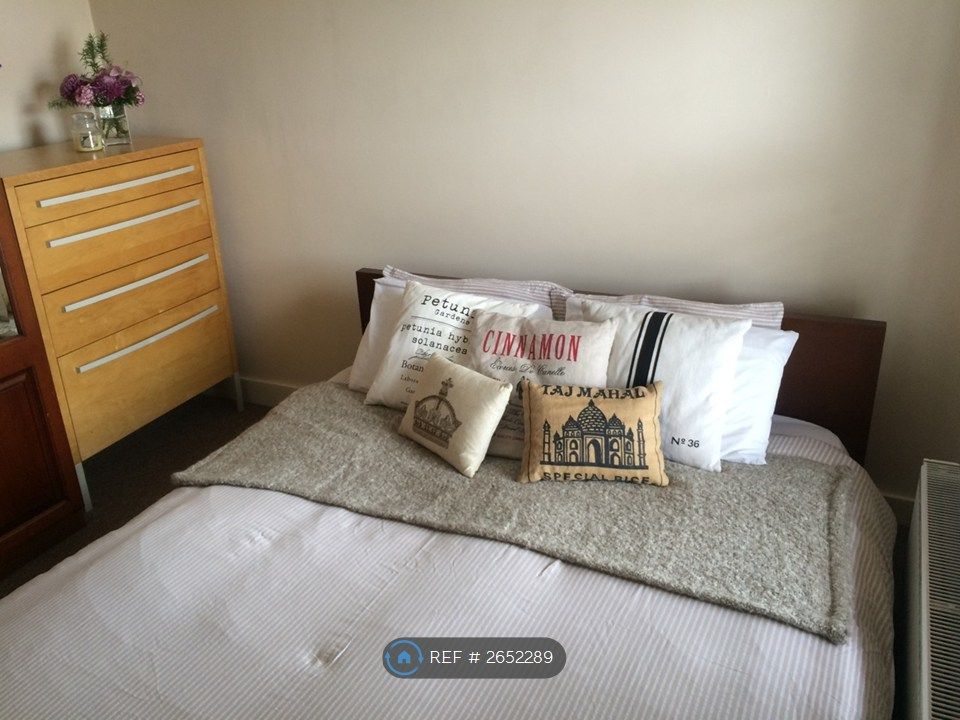 Property photo 1 of 11 Bedroom 1