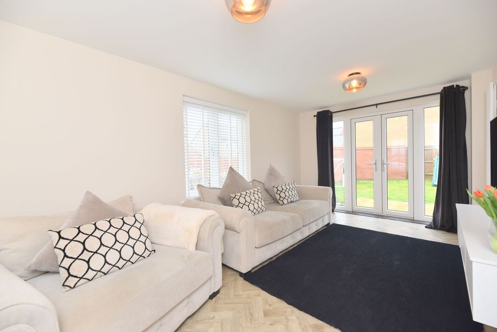 Property photo 3 of 20