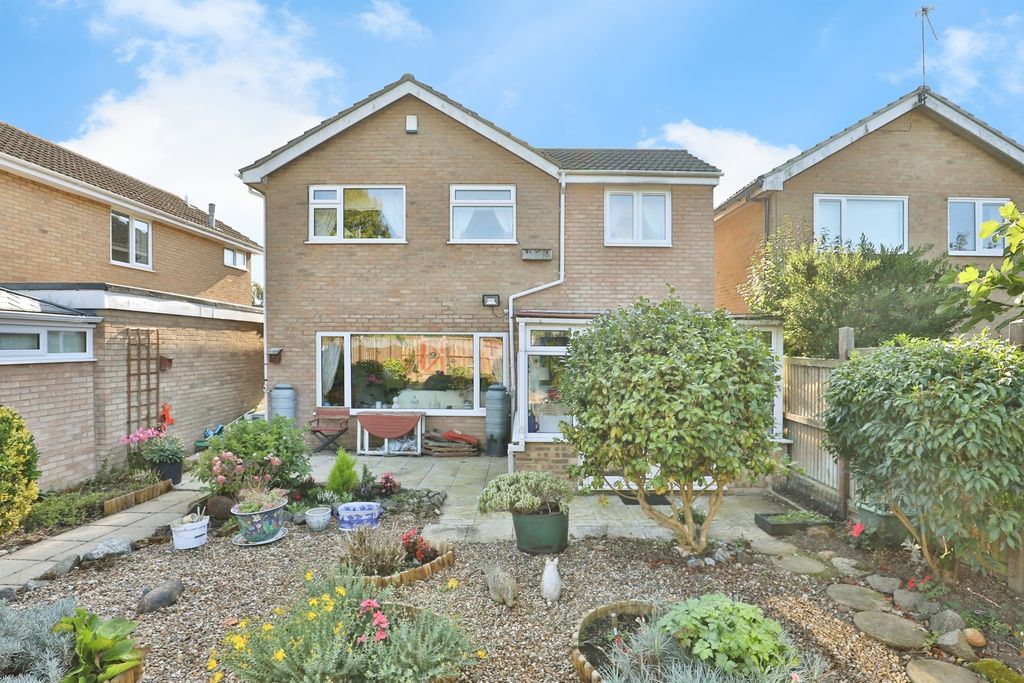 Property photo 2 of 12