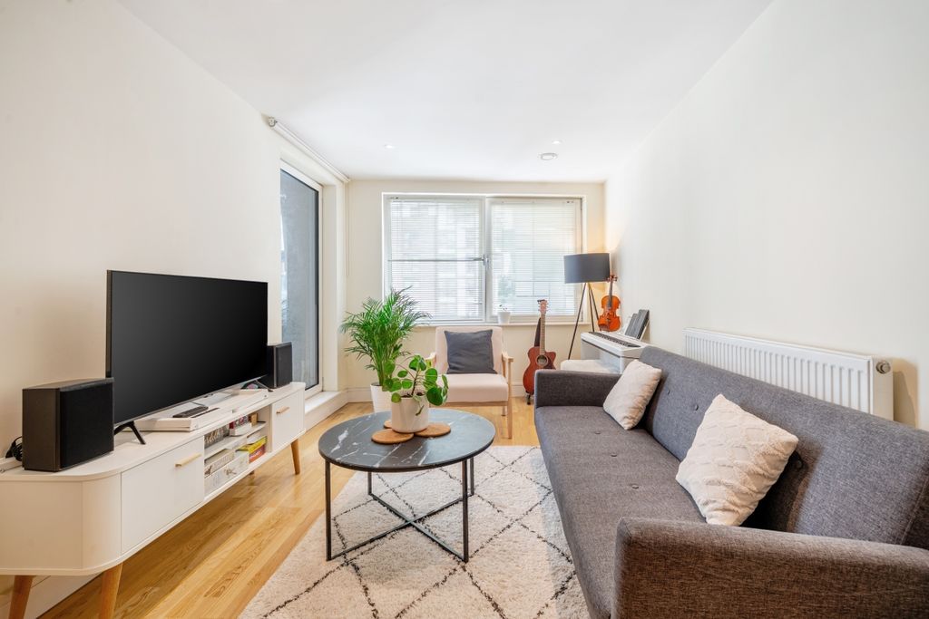 Property photo 1 of 15 1314417-19-685B8E...