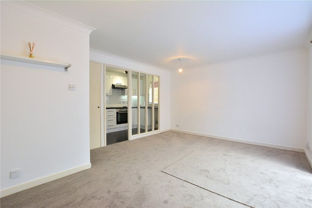 Property photo 2 of 9 Picture No. 16