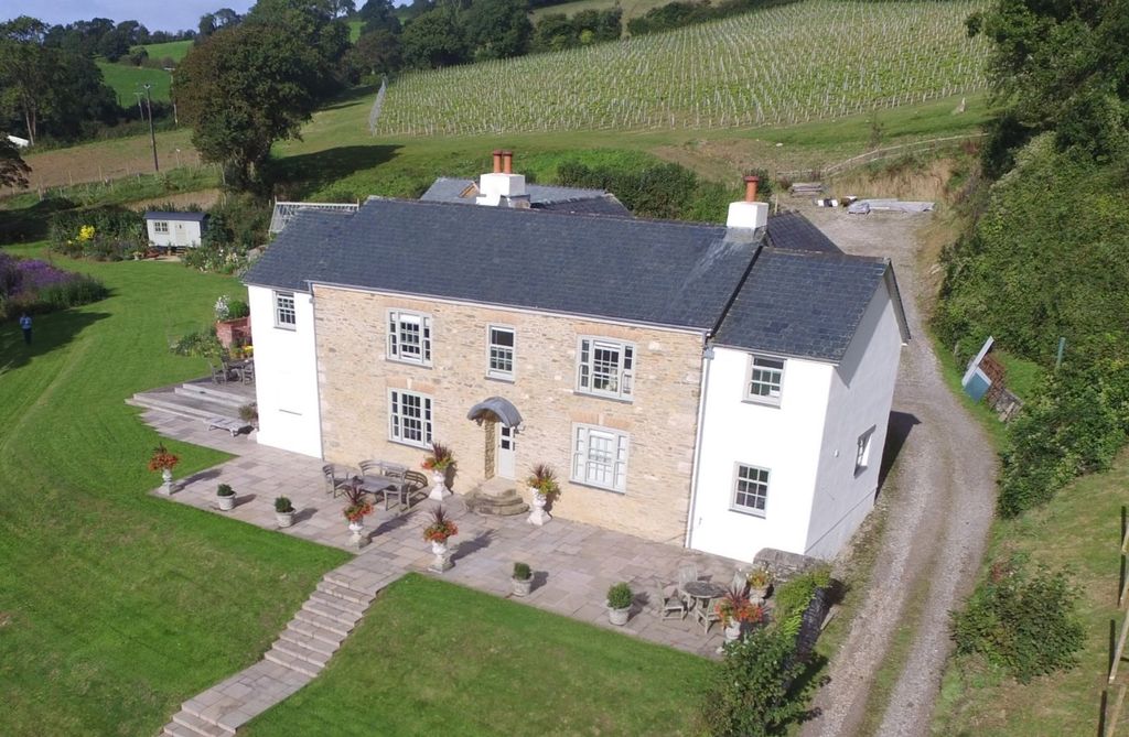 Property photo 1 of 25 Calancombe Farmhouse
