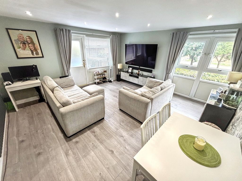 Property photo 2 of 14 Img_4432