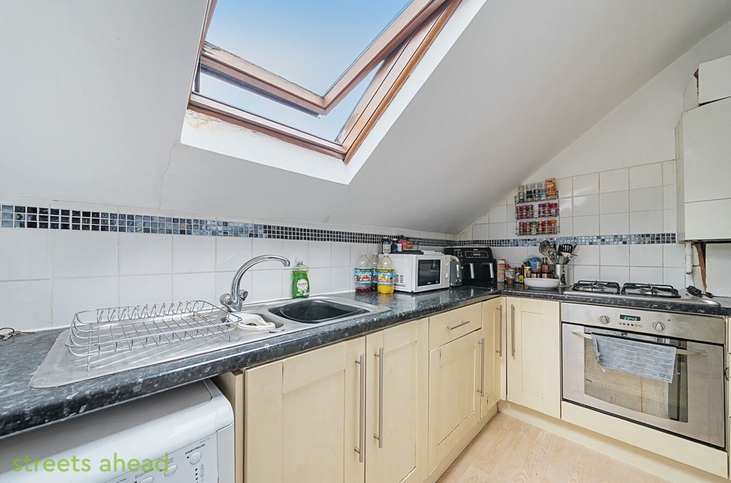 Property photo 3 of 14 4F327B28-d82E-417...