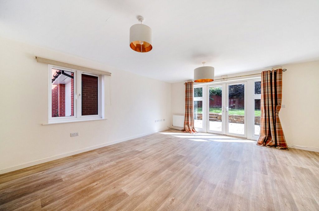 Property photo 3 of 13 Sitting/Dining Room