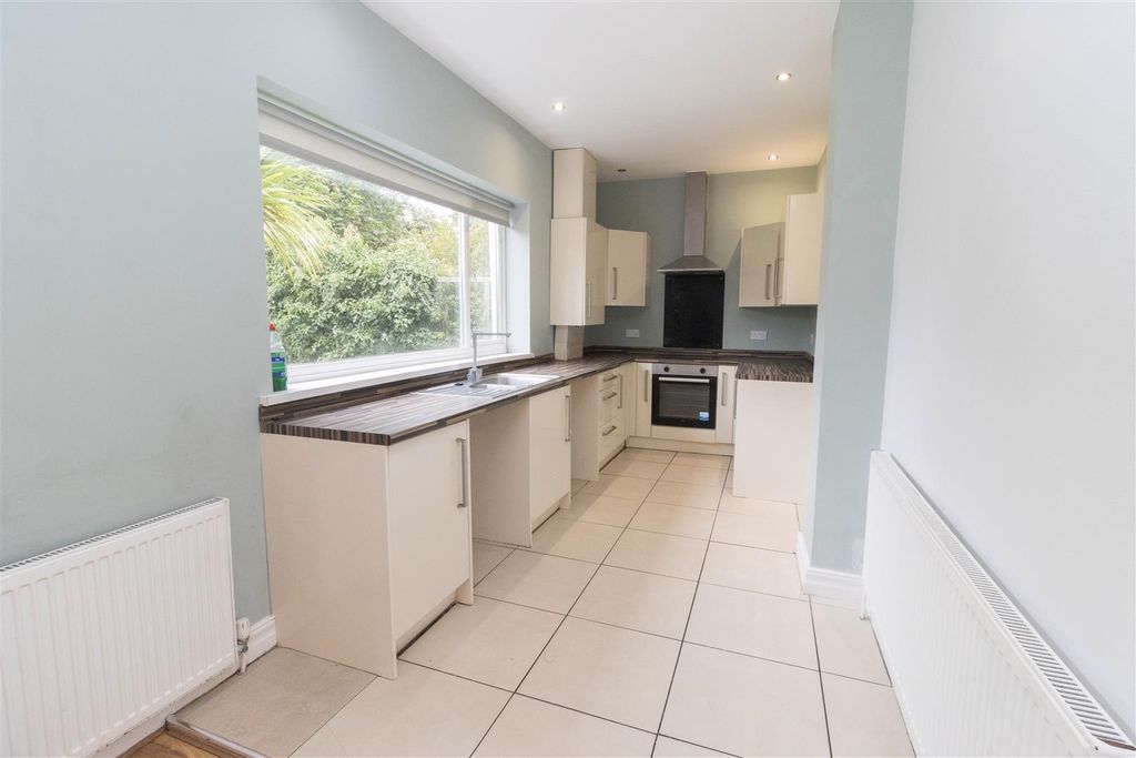 Property photo 3 of 13 Kitchen