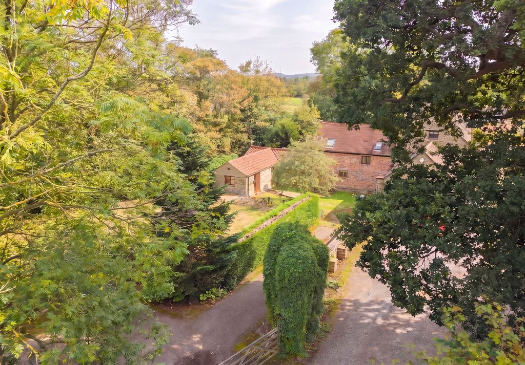 Property photo 1 of 34