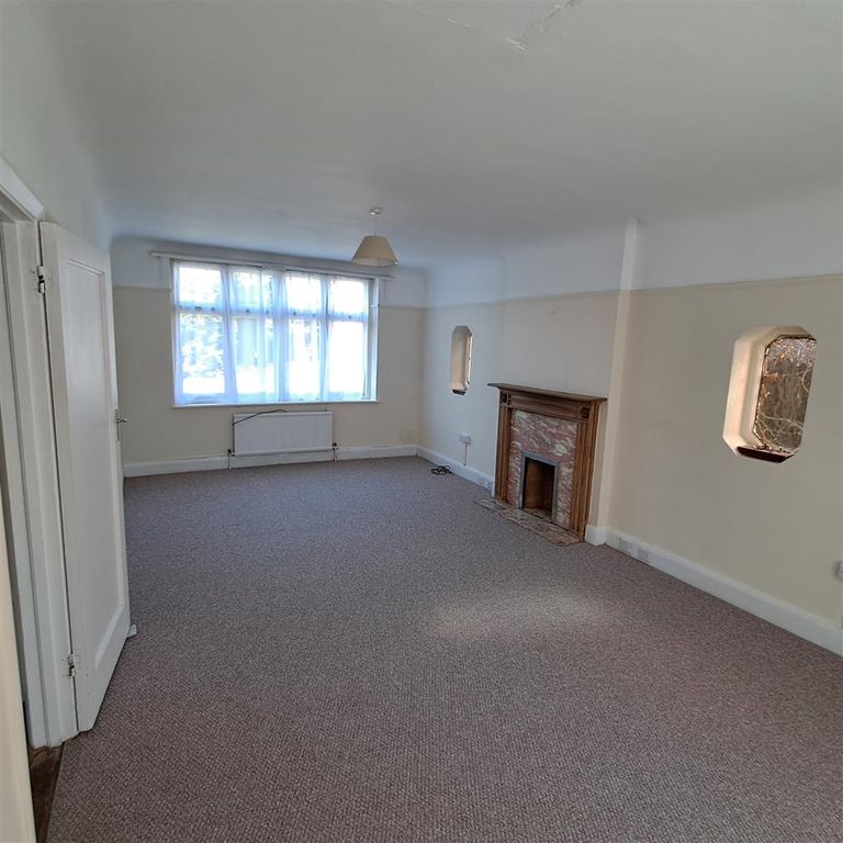 Property photo 2 of 13 Lounge/Dining Room