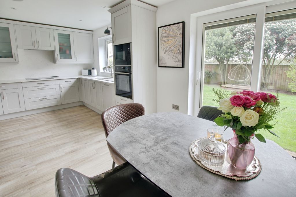 Property photo 3 of 30