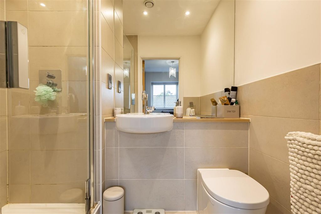 Additional image 14 of 2 bed flat for saleBuckingham Road, Epping CM16