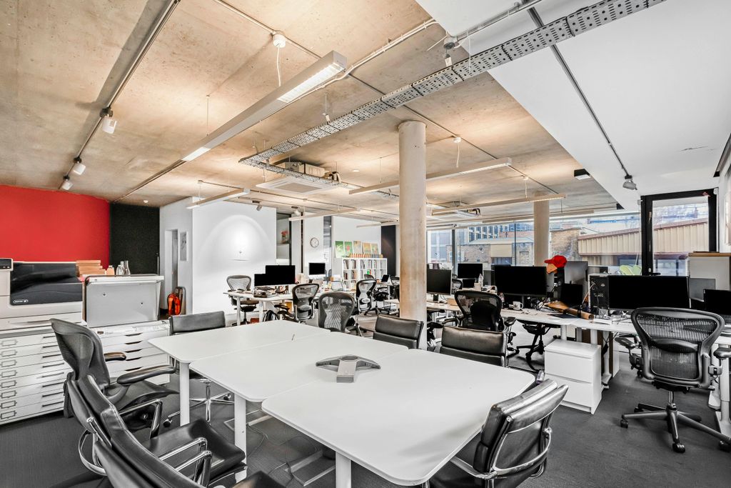 Property photo 3 of 18 13_43788.Jpg