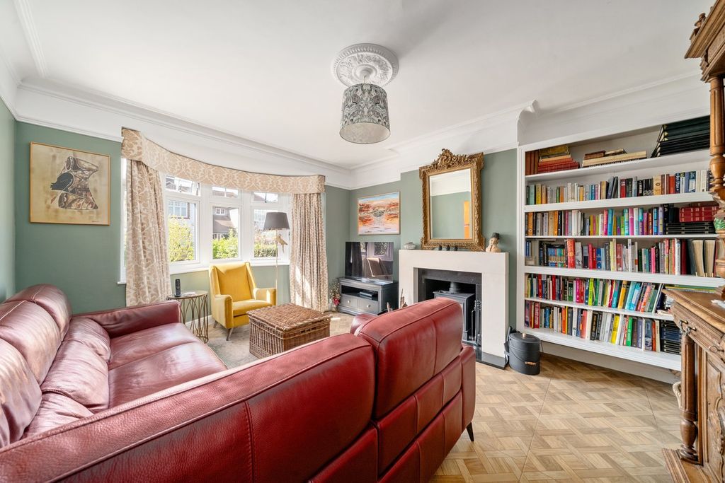 Property photo 3 of 18