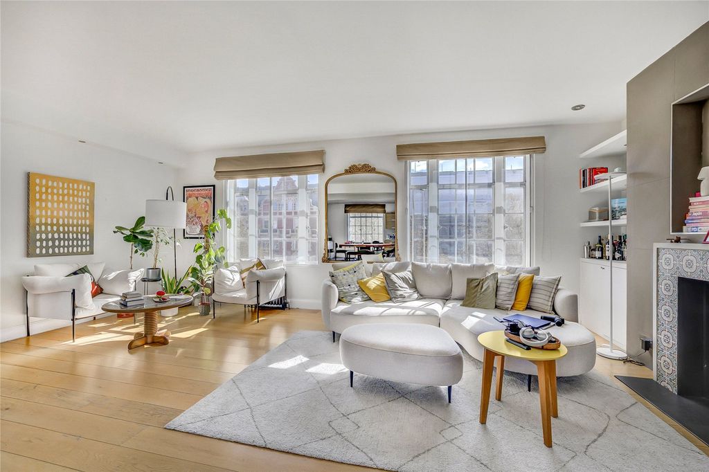 Property photo 3 of 24 Picture No. 04