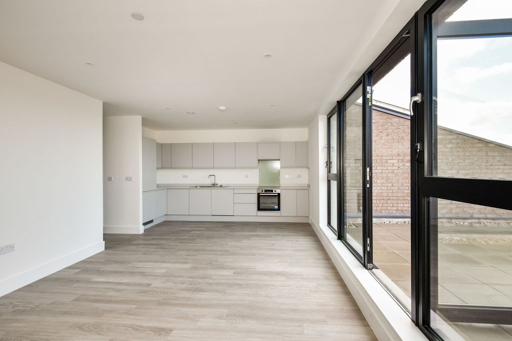 Property photo 1 of 6 Living/Kitchen Area