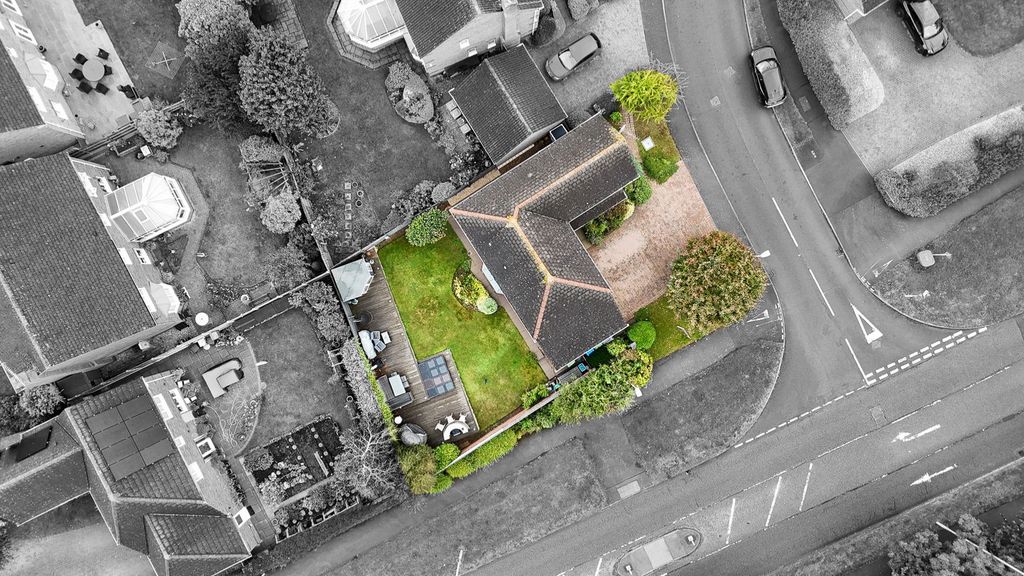 Property photo 2 of 20