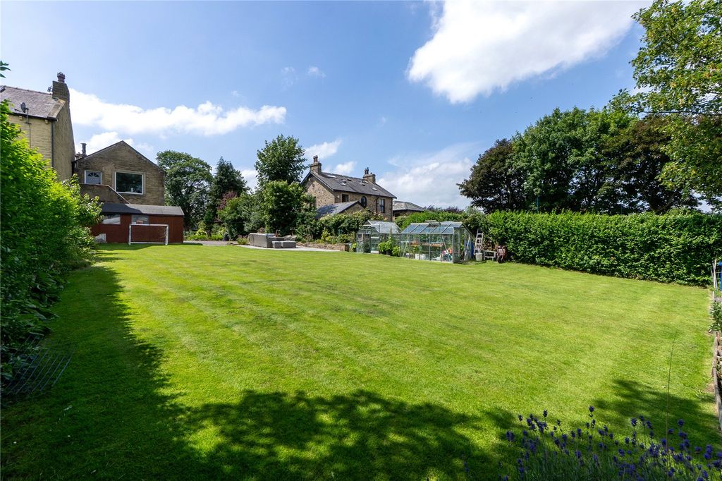 Property photo 2 of 43 Garden