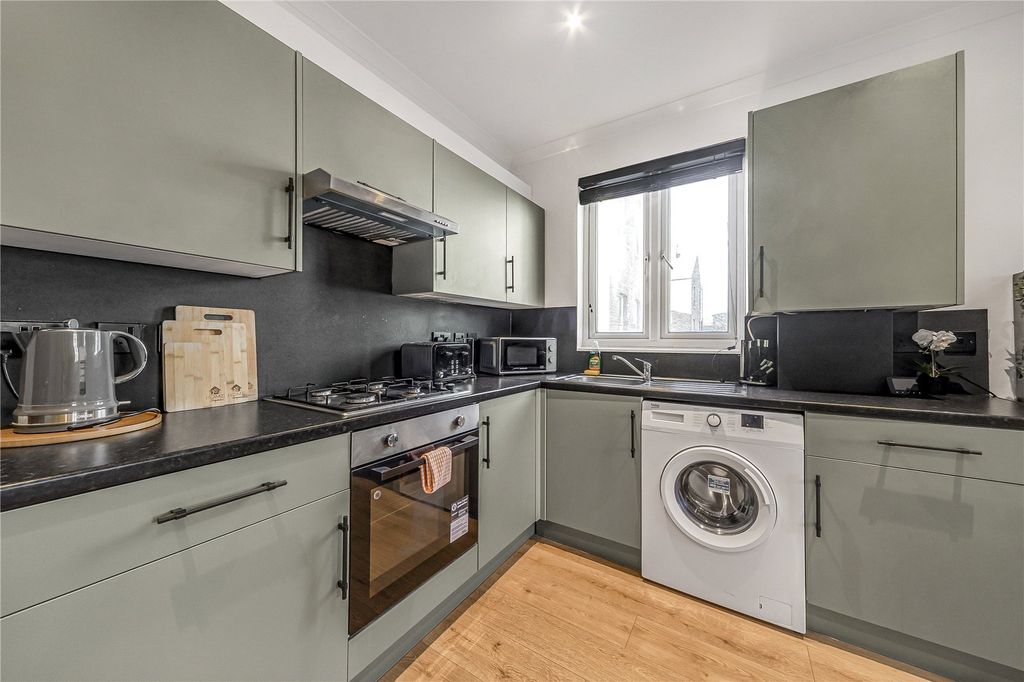 Property photo 2 of 4 Kitchen