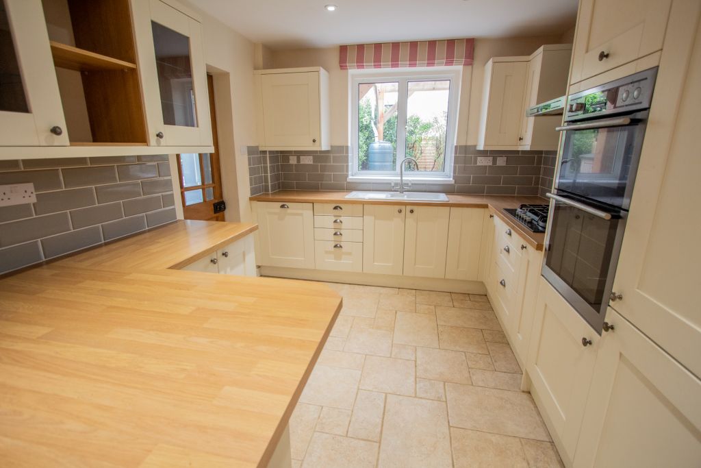 Property photo 2 of 22 Kitchen