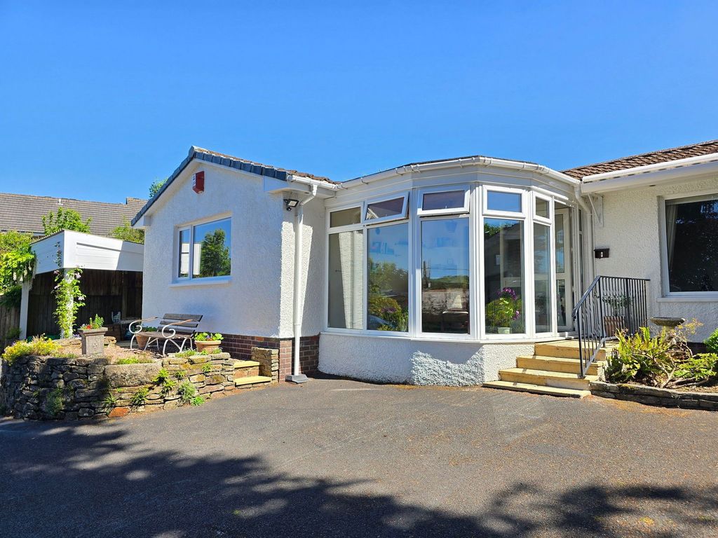 Property photo 3 of 35