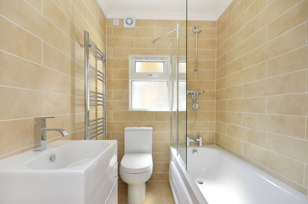Property photo 1 of 3