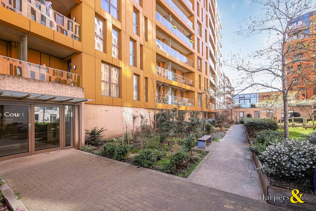 Property photo 1 of 9 Photo 11