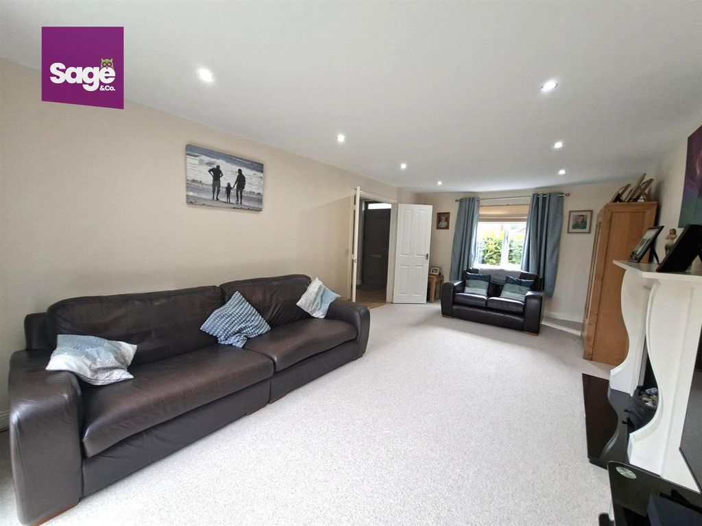 Property photo 2 of 53