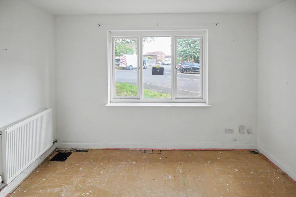 Property photo 3 of 11