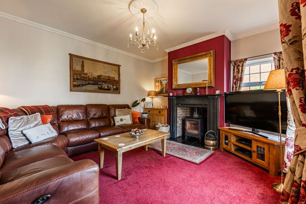 Property photo 3 of 48