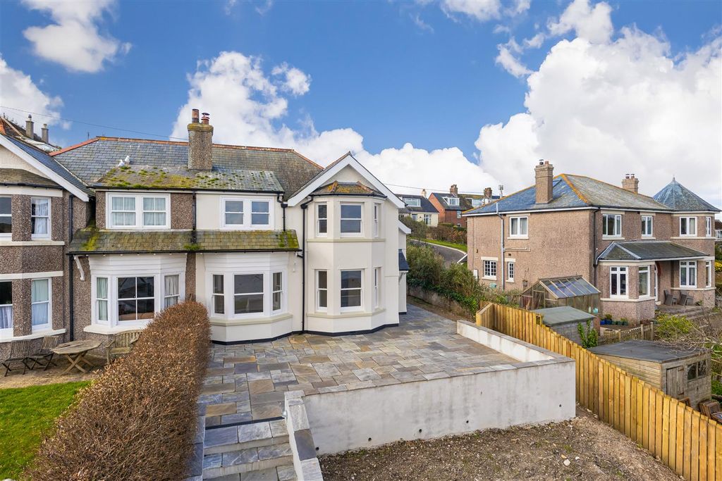 Property photo 2 of 19 10 Hockens Lane Polruan Fowey-02.Jpg