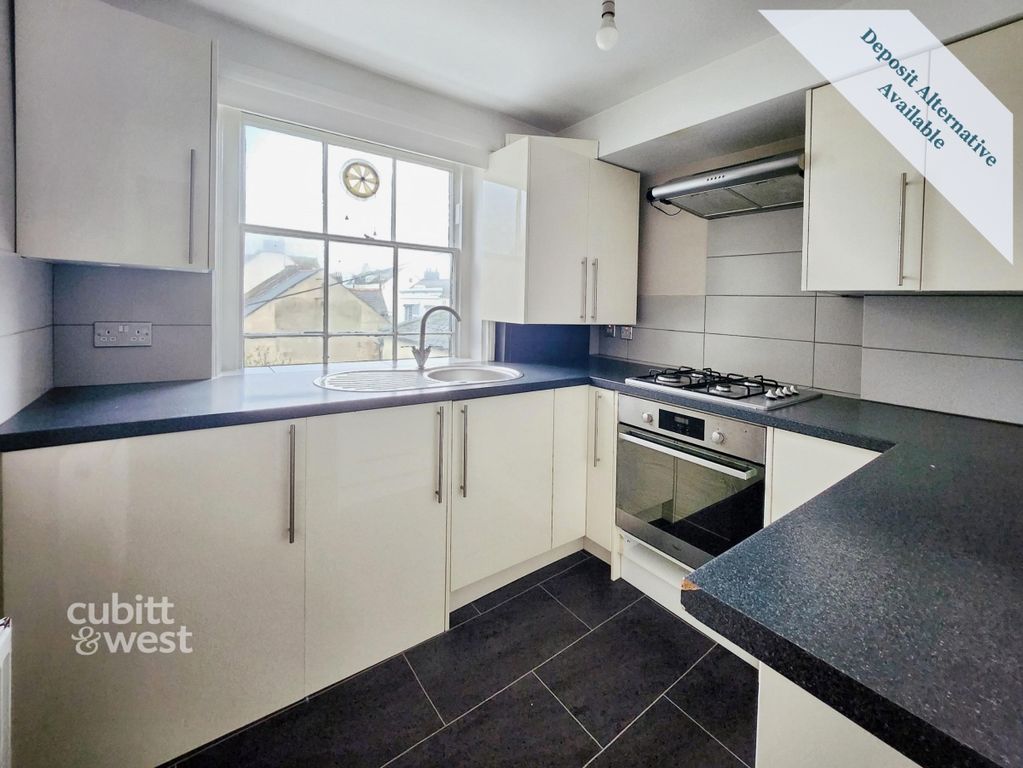 Property photo 2 of 9 Flat 4 22 South T...