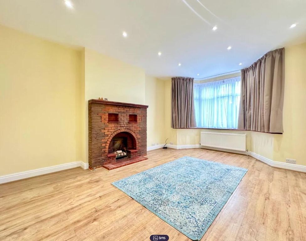 Property photo 2 of 6 Living Room