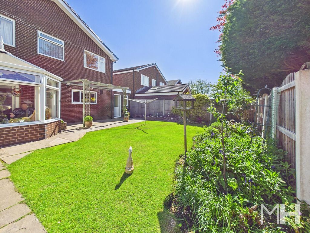 Property photo 2 of 22 Rear Garden